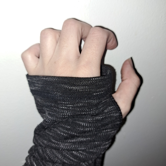 [SOLD] HYBA CARDIGAN - Picture 10 of 10